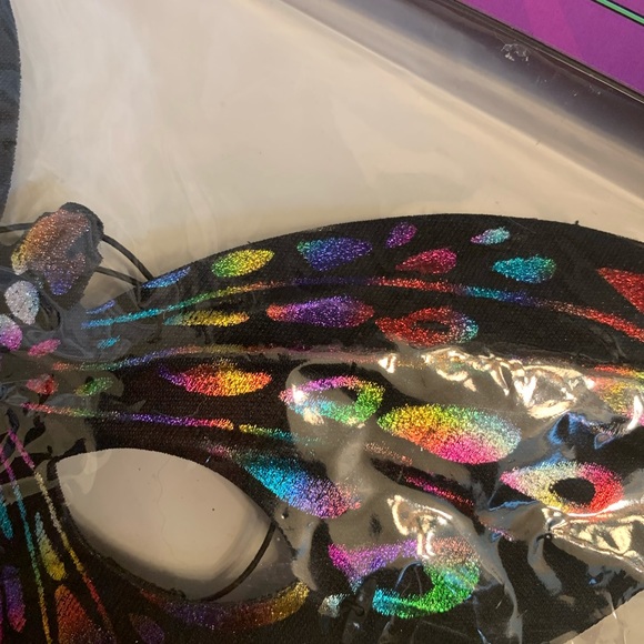 ⚡️3/$20 Butterfly mask - Picture 3 of 4